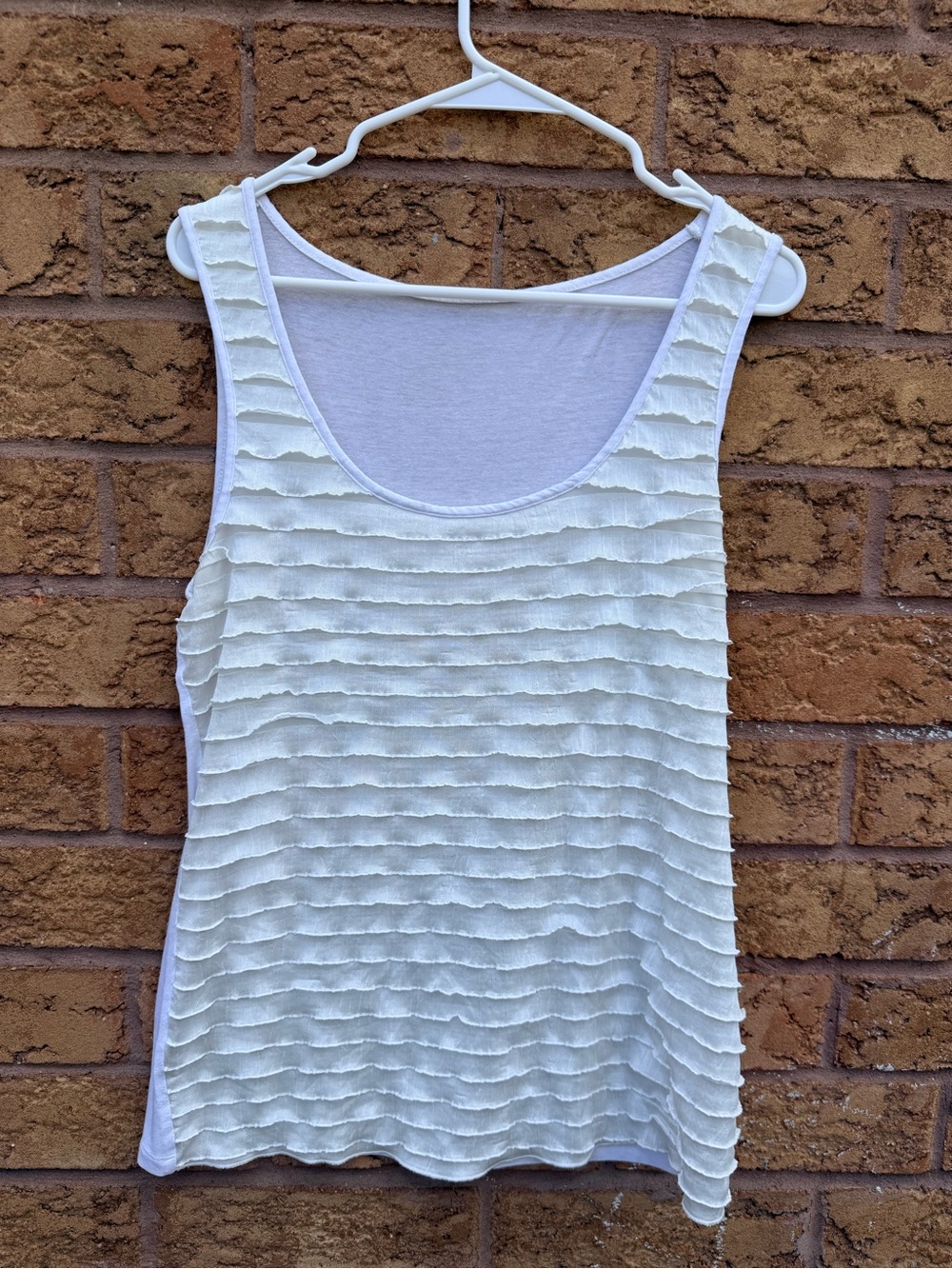 💫10/$25 • Women’s Cream Ruffle Tank Top